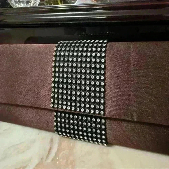 Woman’s clutch brown bag with chain and  crystals - Picture 5 of 5